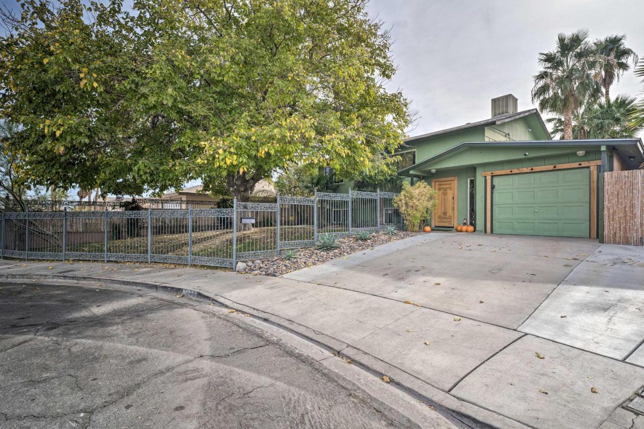 Vegas Oasis With Pool And 7 Miles To Strip Casa de férias *